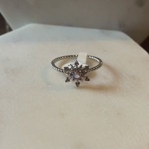 Fragrant jewels snowflake ring size 10